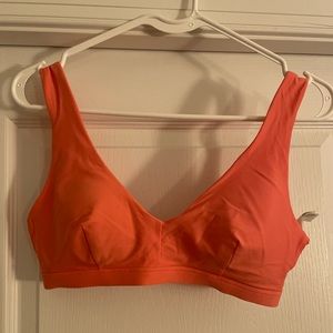 Lululemon Waterside V swim top C/D Size 6  Pale Raspberry